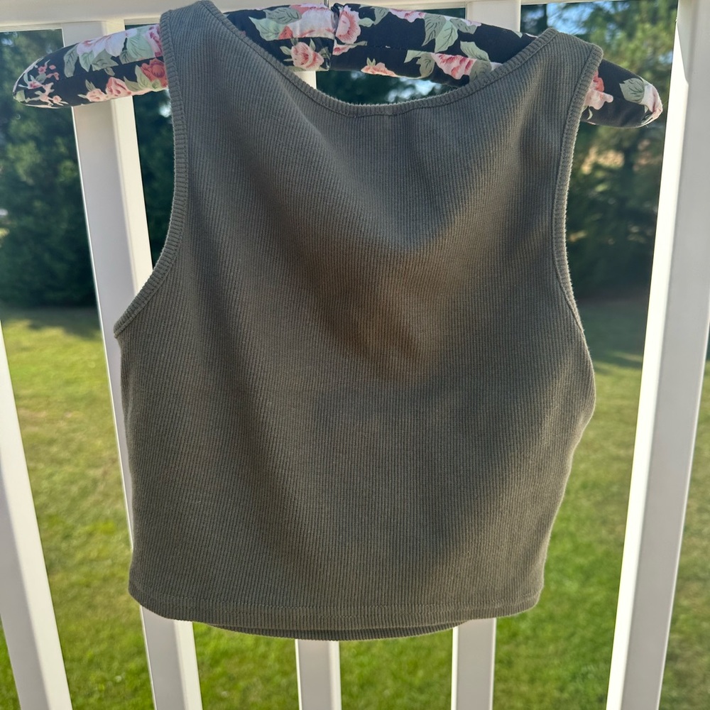 Princess Polly Cropped Tank - Picture 3 of 3